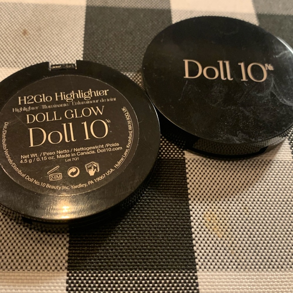 Doll 10 H2Glo Highlighter: Doll Glow- NWOB Sz: 0.15oz